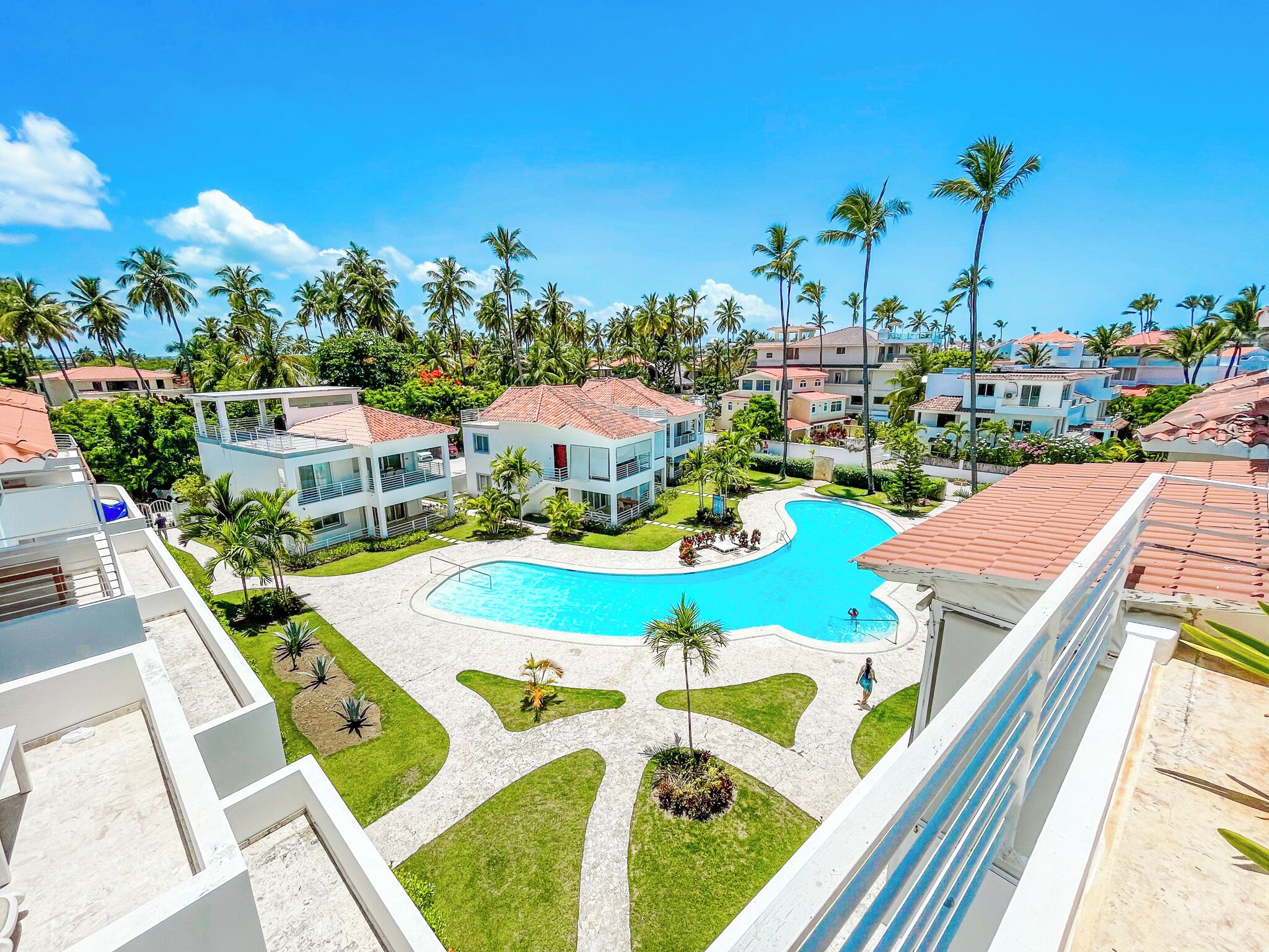 Presidential Penthouse, 3 Bedrooms, Pool View, Beachside | Balcony view
