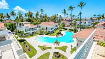 Presidential Penthouse, 3 Bedrooms, Pool View, Beachside | Balcony view