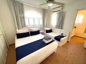 فيلا تقليدية - غرفتا نوم - بشرفة | ملاءات من القطن المصري وأغطية فراش متميزة وألحفة محشوة بالريش