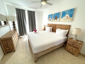 Luxury-Apartment, 2 Schlafzimmer, Poolblick, Poolseite | Bettwäsche aus ägyptischer Baumwolle, hochwertige Bettwaren