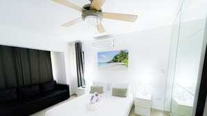 豪華套房, 2 間臥室, 庭院, 海濱 | 埃及棉床單、高級寢具、羽絨被、記憶床墊