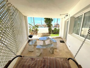 Deluxe-Apartment, Meerblick, Strandnähe | Terrasse/Patio