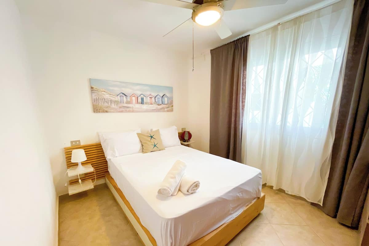 Superior Villa, 2 Bedrooms, Terrace, Partial Ocean View | Cadar kapas Mesir, peralatan tempat tidur premium, gebar bulu kapas