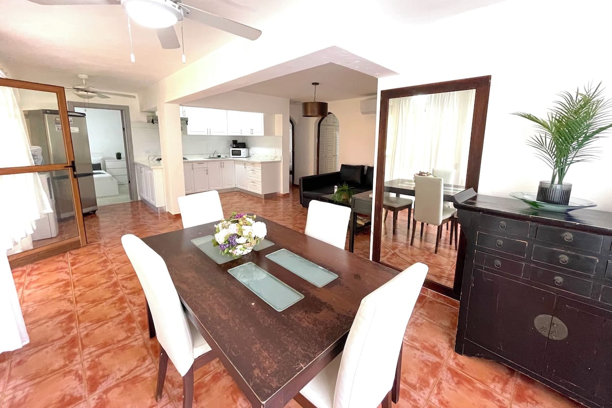 Family Villa, 3 Bedrooms, Terrace, Garden Area | Makan dalam bilik