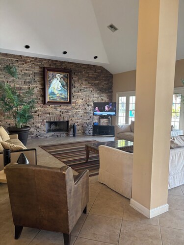 Avalon in Clearwater 7 minutes from the Clearwater Beach