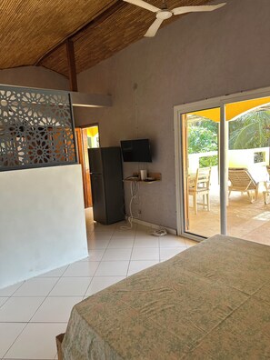 1 bedroom, WiFi, bed sheets - Charming studio in Saly with swimming pool near safari beach (Saly)