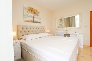 2 bedrooms, internet, bed sheets