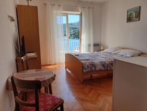 Internet, bed sheets - Villa Malfi-Studio Apartment with Balcony and Sea View (A2) (Zaton)