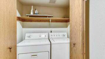 House, Multiple Beds (Poplar 23) | Interior