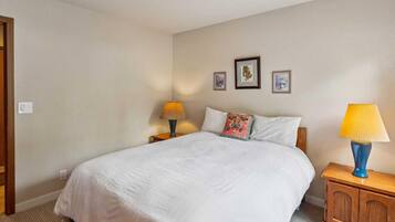 House, Multiple Beds (Poplar 23)