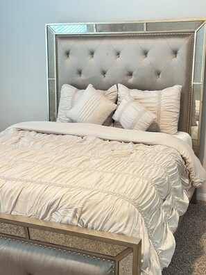 2 dormitorios, tabla de planchar con plancha, wifi y ropa de cama