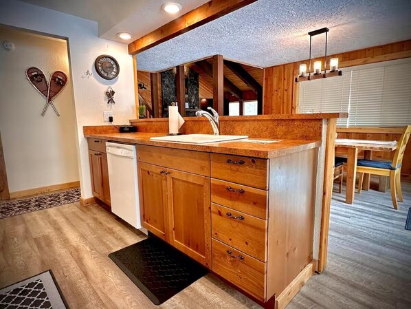 المنشأة من الداخل