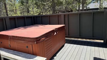 House, Multiple Beds (Towhee 1) | Terrace/patio