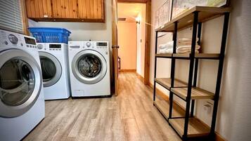House, Multiple Beds (Towhee 1) | Interior