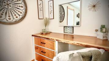 House, Multiple Beds (Towhee 1) | Interior