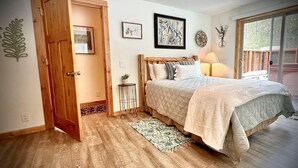 Room - Towhee 1 (Bend)
