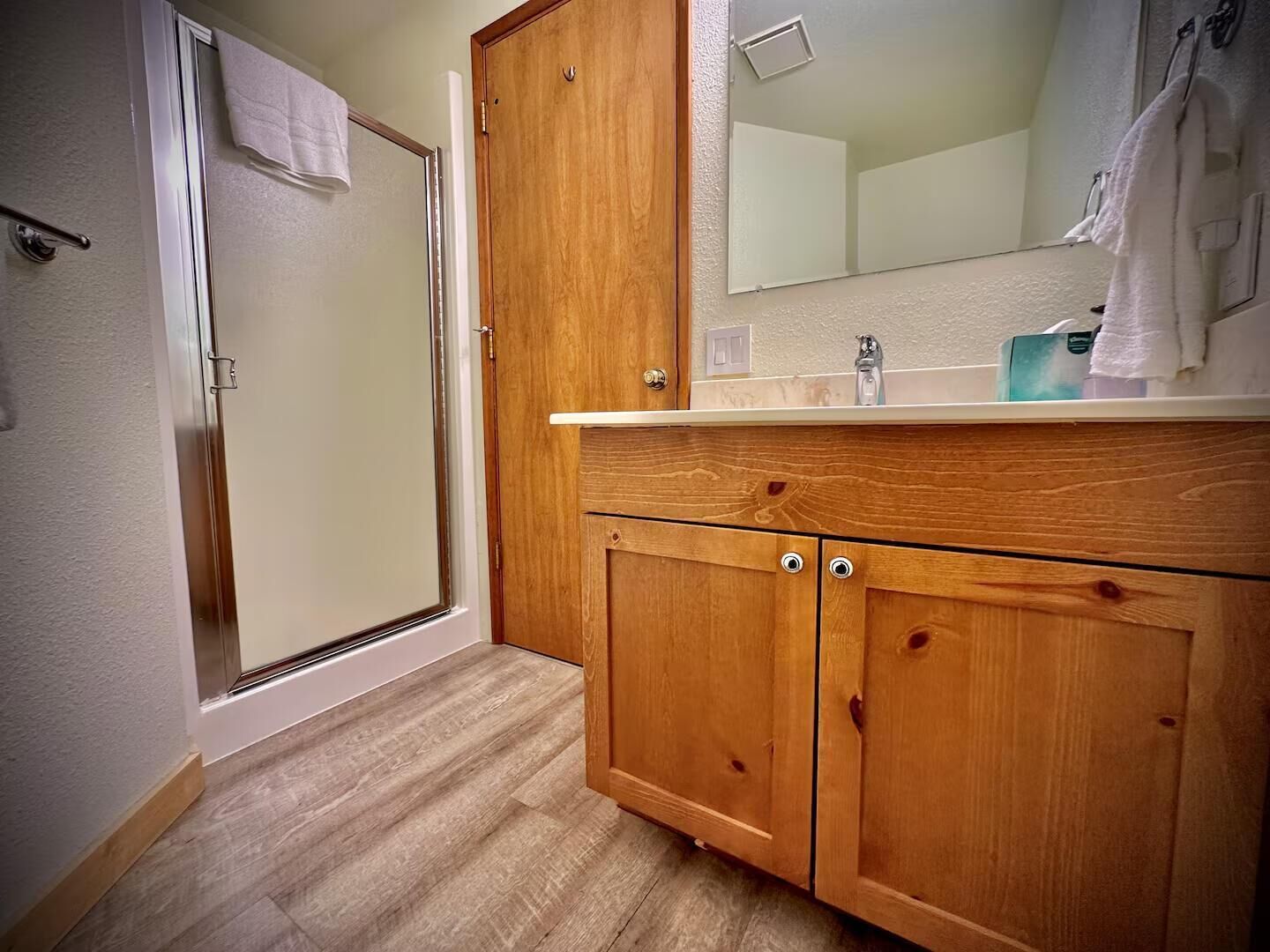 House, Multiple Beds (Towhee 1) | Bathroom