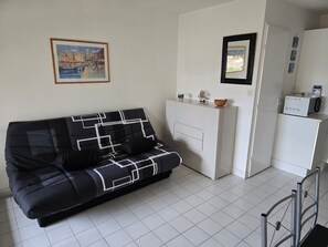 Interior - Quiet T2 with pool! (Agde)