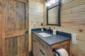 Secador de pelo, toallas