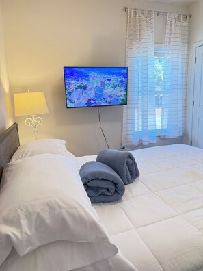 3 bedrooms, internet, bed sheets