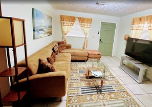 TV - Coastal Comfort in Quiet Neighborhood- 3BR (Stuart)