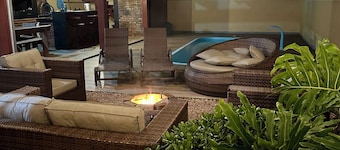 Beach house with pool 300m from the sea!