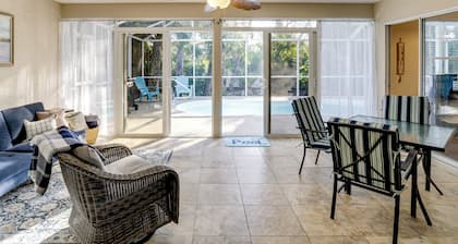 4 Mi to Port Charlotte Town Center: Group Retreat!