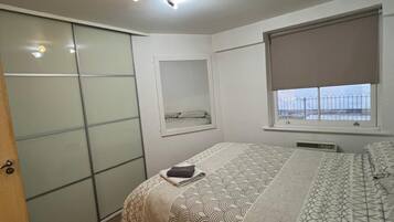 2 bedrooms, desk, iron/ironing board, free WiFi