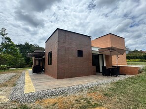 Zimmer, 4 Schlafzimmer, Terrasse, Gartenblick | Aussenbereich