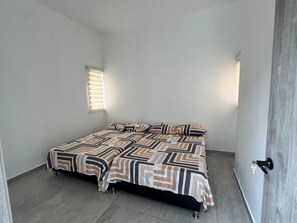 Habitación, 4 habitaciones, Terraza, vista al jardín | 4 habitaciones 