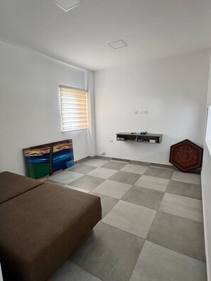 Zimmer, 4 Schlafzimmer, Terrasse, Gartenblick | Wohnzimmer