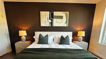 3 bedrooms, desk, iron/ironing board, travel cot