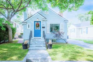 Exterior detail - The Red Fern Suite w/HotTub, Garage & Kitchenette (Idaho Falls)