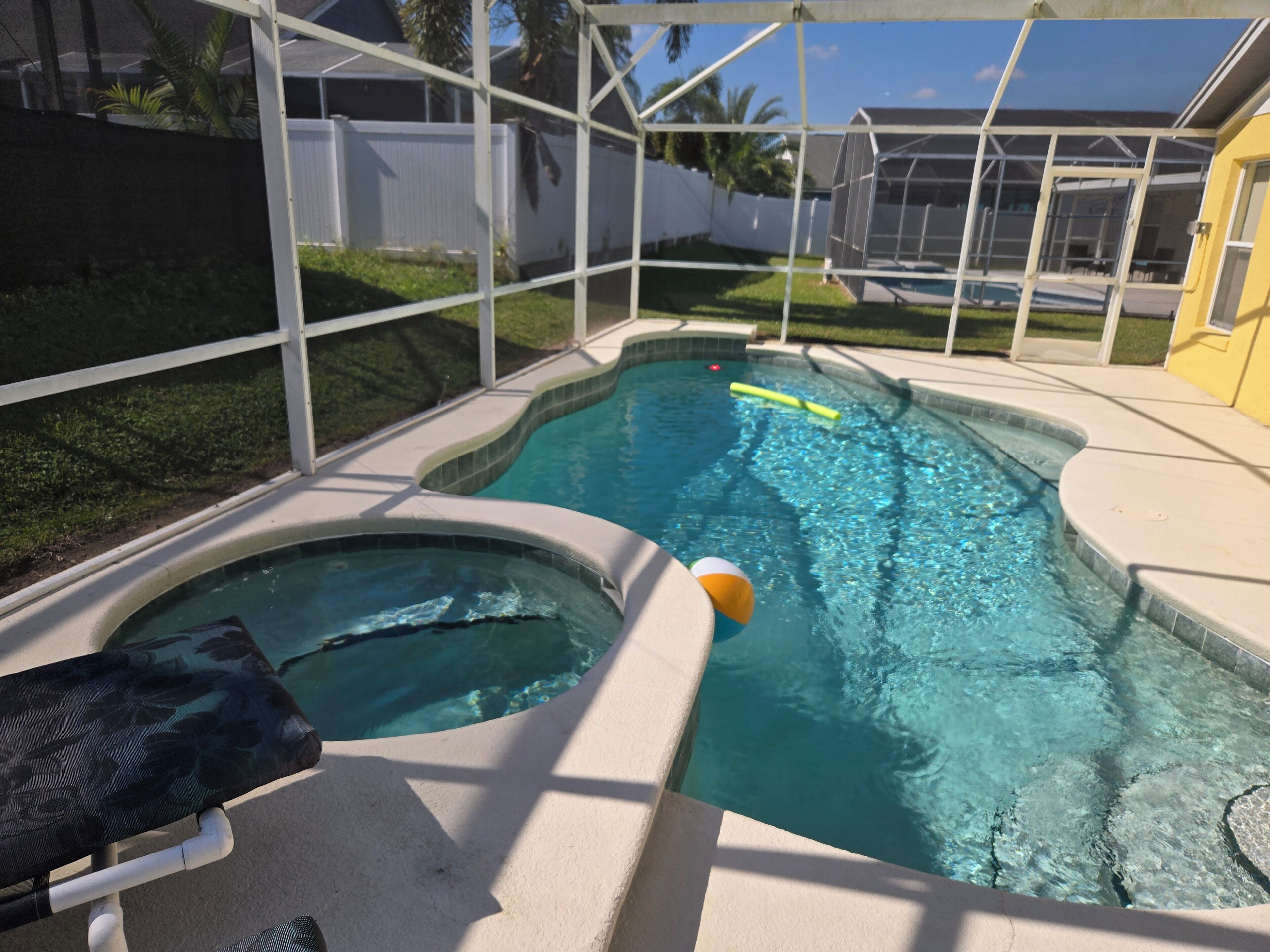 Ulkouima-allas, lämmitetty uima-allas