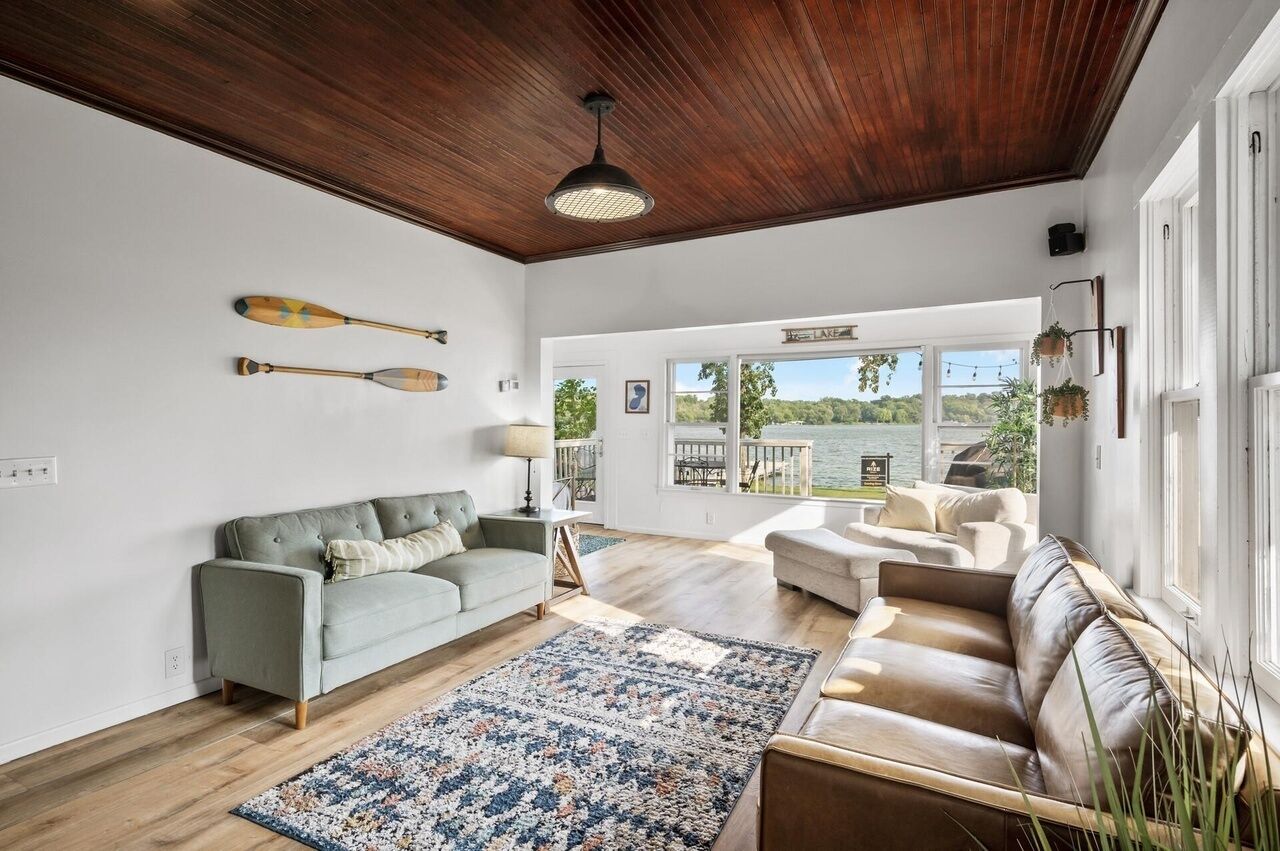 Téléviseur connecté, foyer, livres