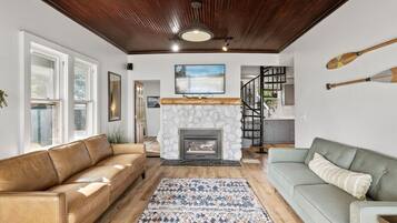 Téléviseur connecté, foyer, livres