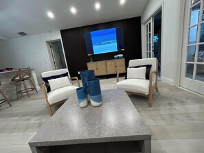Lobby - Charming 2/2 Sea Oaks Club Villa: Amentities - Tennis, Beach, Pool & Restaurants (Vero Beach)