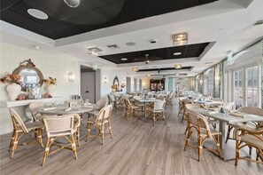 Dining - Charming 2/2 Sea Oaks Club Villa: Amentities - Tennis, Beach, Pool & Restaurants (Vero Beach)