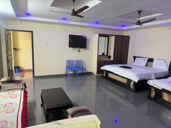 Suite | Caja de seguridad en la habitación, escritorio y wifi gratis