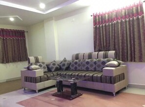 Standard-Doppelzimmer | Zimmersafe, Schreibtisch, kostenloses WLAN