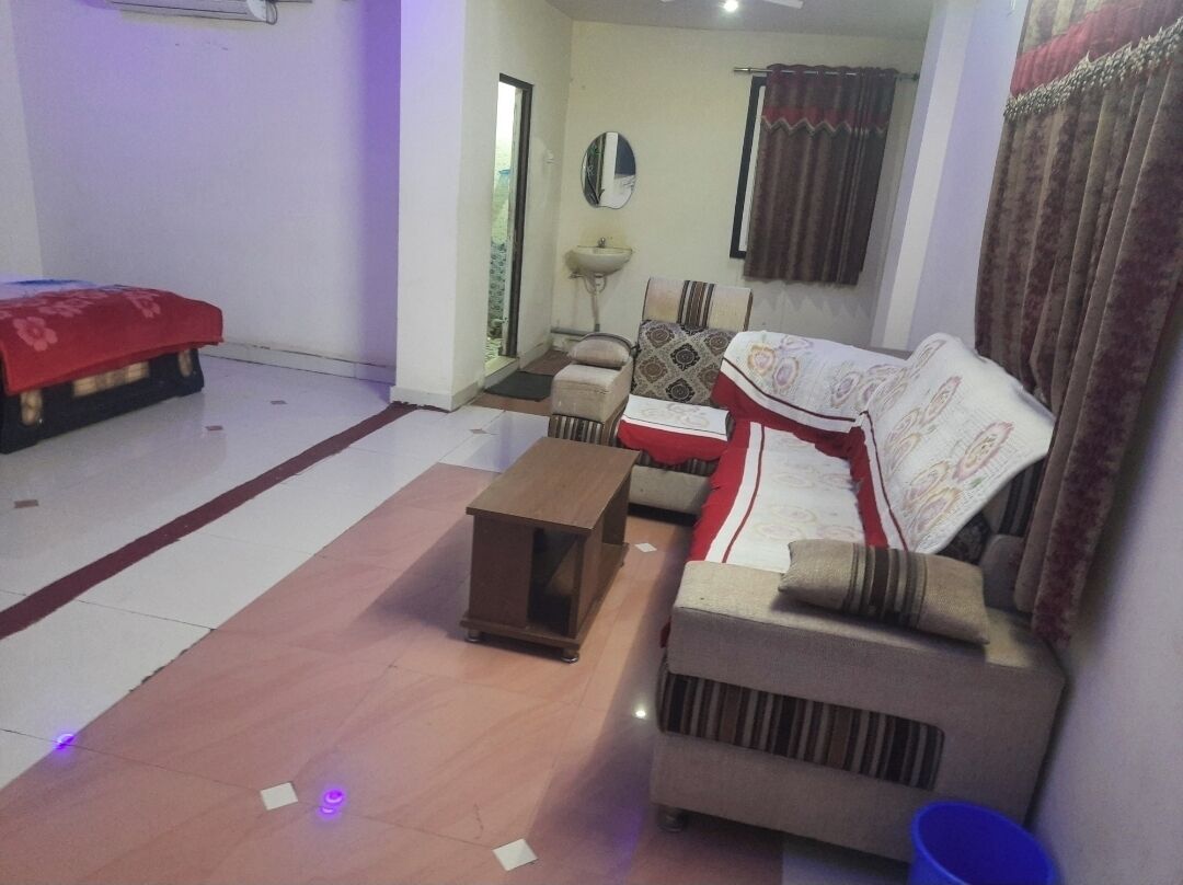 Suite | In-room safe, desk, free WiFi