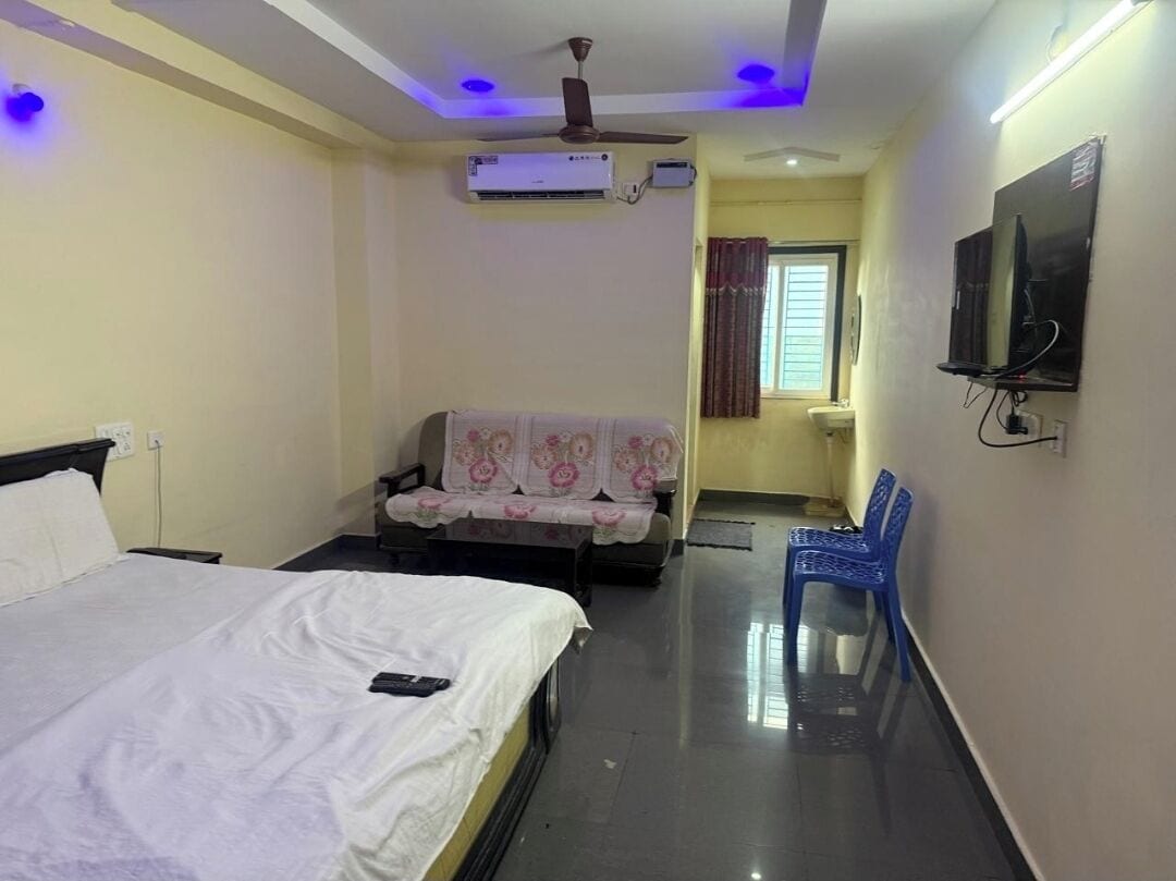 Deluxe Double Room | In-room safe, desk, free WiFi