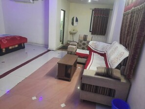 Coffres-forts dans les chambres, bureau, Wi-Fi gratuit