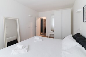 2 bedrooms, iron/ironing board