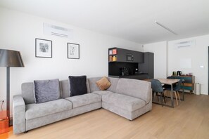 Living area - GuestHost - Modern Apartment near Porta Venezia (Milan)