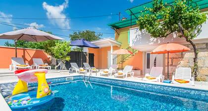 Amazing home in Tinjan