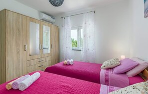 4 Schlafzimmer, Bügeleisen/Bügelbrett, Reisekinderbett, kostenloses WLAN