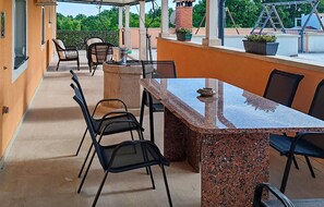 Outdoor dining - Beautiful home in Tinjan (Tinjan)