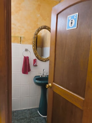 Dusche, Handtücher, Seife, Shampoo
