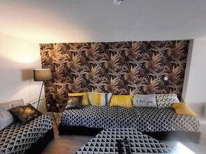 Interior - La Halte Vésulienne, house for 17 people. (Vesoul)